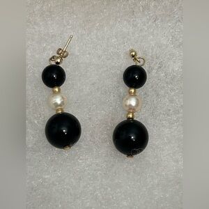 Vintage Estate 14K    Yellow Gold Black ONYX Pearl Bead Dangle Pierced Earrings
